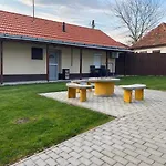 Dio Vendeghaz Vakantiehuis Mezőkövesd