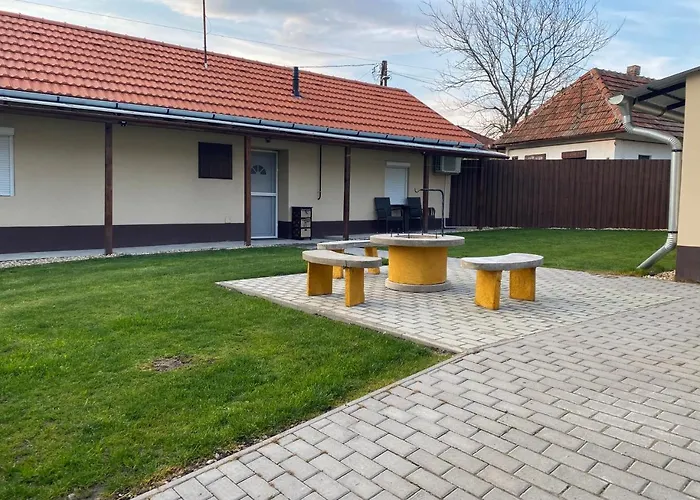 Dio Vendeghaz Semesterbostad Mezőkövesd
