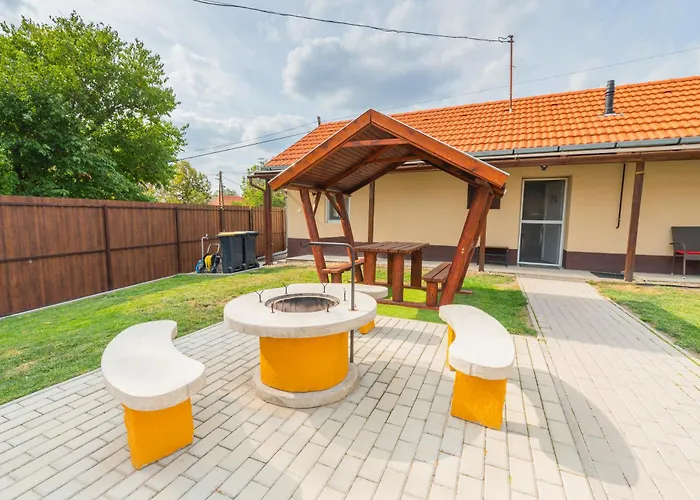 Dio Vendeghaz Semesterbostad *