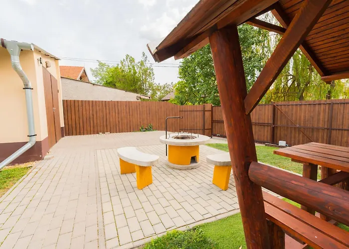 Dio Vendeghaz Semesterbostad *